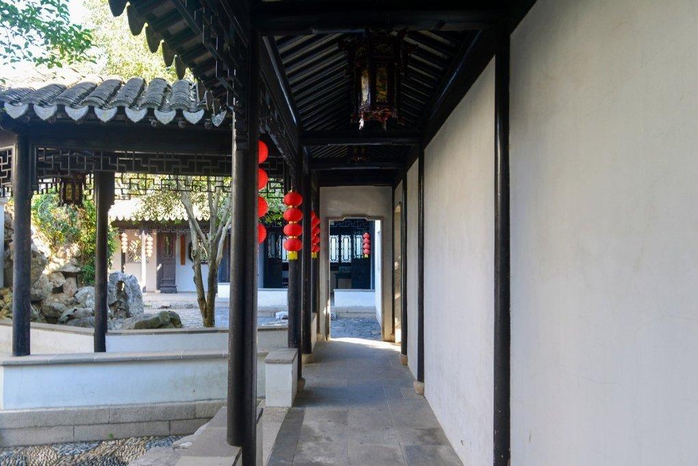 公司缴纳的社保部分比我个人还低，应当由公司补齐吗？游戏画面